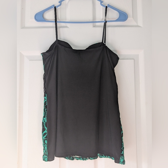 SOLAR USA women's sleeveless shirt stretch size Medium - Picture 2 of 4